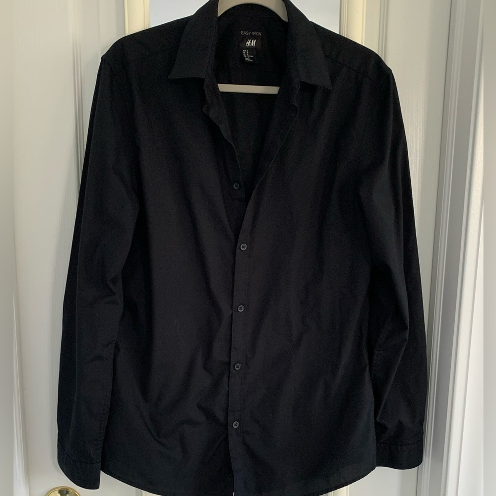 Mens H&M black button down EUC